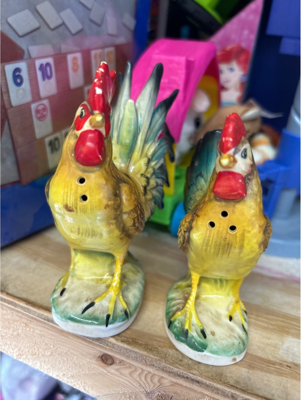 Chicken salt and pepper shakers